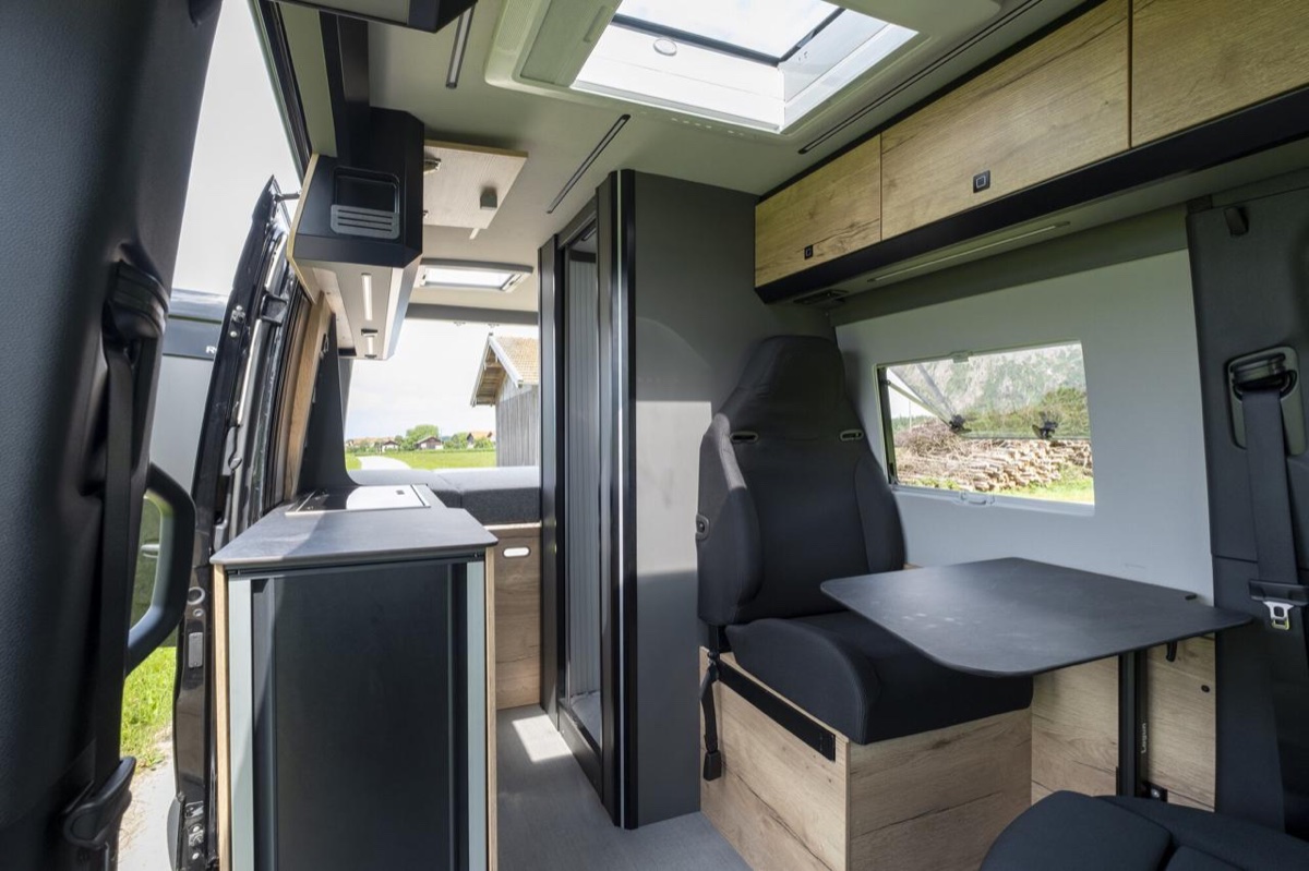 Interiér vozu Pössl